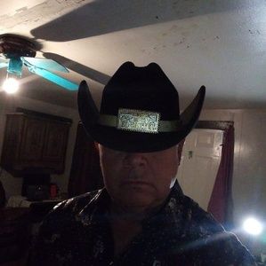 Meet your Posher, Eduardo